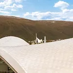 The View - Center *